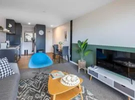 Newtown Tranquility Spacious 2-Bedroom Apartment