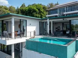 Dream pool villa with sea glimpses