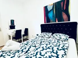 Convenient Stay 4BR Shared Apt for 11P, 10 Min to Atzgersdorf