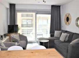 Zeezicht XVII - Modern apartment with terrace, view on pool T53