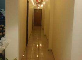 AR Hotel، فندق في Māira