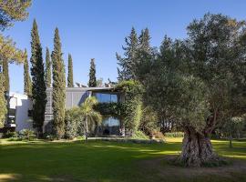 1BR Apartment in the heart of nature near Seville with swimming pool and parking, hotel in Espartinas