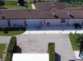 Maison Valentina - Appartment Elégant, hotel v destinaci Marendole