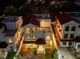 ELIVAAS Villa Paraiso 4 BHK with Pool & Bar