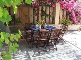 KERYLOS , au cœur de Parikia, avec jardin