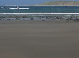 SEATADIS WILD ATLANTIC WAY Fab Sea views in Seatardis 2 Bedroom self contained holiday let F92D5X4, hotel en Letterkenny