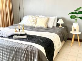 Impact Arena Condo C1 by GoodRoom24, condominio en Ban Song Hong