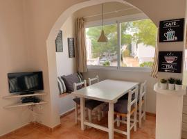 Apartamentos Rex, con due camere da letto, hotel in Es Pujols