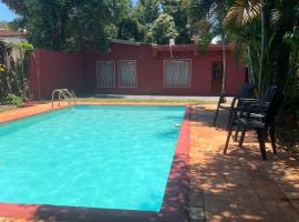 Mango Home Iguazú, villa in Puerto Iguazú