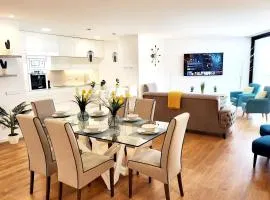 New Luxury Apt Ocean Front Heart of Olhao Plus Parking