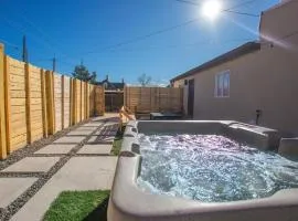 Sage Suite at ArnoTriplex! Hot Tub and Pet Friendly!