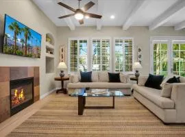 Modern LQ 3BR Getaway Steps to pool & spa