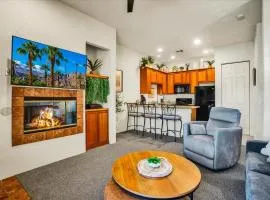 Refreshed 1BR Villa- Steps to Old Town La Quinta