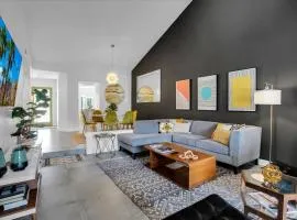 Modern 2BR Hacienda Walk to LQ Resort