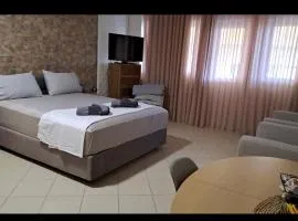Home4U apt2, just 8Km from airport