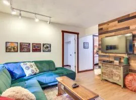 Close to Mt Hood Skibowl Retro Rhododendron Cabin