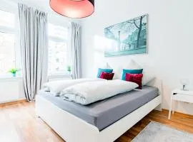 Helle Wohnung mit Balkon zum grünen Innenhof - WLAN, 4 Schlafplätze