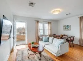 Less Than 3 Mi to Dtwn Roanoke Inviting Unit with Balcony