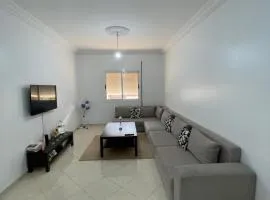 WiFi & Smart TV & Netflix & Free Parking & Full Kitchen & Heating & Washing Machine