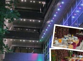 BEST DEAL CITY BREAK AT GRAND PIER BOUTIQUE VILLA with one day Free welcome breakfast only for KING DELUXE rooms and bookings for minimum 4 nights、ブカレストのホテル