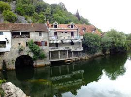 Rooms Milena, pet-friendly hotel in Rijeka Crnojevića
