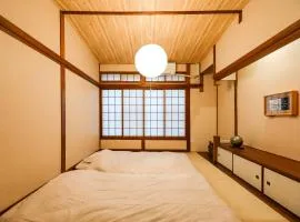 5 minutes on foot from tokyo Asakusa Station!A beautiful house that has been fully renovated in 2024 for one group per day東京雷門から徒歩4分1日1組限定貸切2024年全面リフォーム済みの綺麗な一軒家
