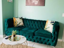 The blyde-Luxury one bedroom apartment, hotel em Pretoria