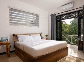 BYLAKE Kandy, hotel com estacionamento em Kandy