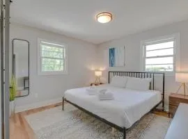 Ultra Country Retreat Historic Franklin Bungalow