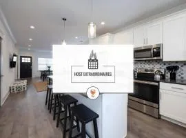 Ten Minutes to Broadway Music City Modern Townhome