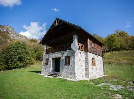 BB Etno House