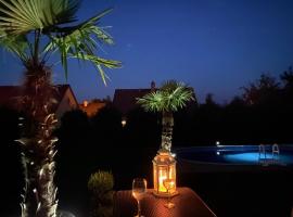 Komfortný apartmán so záhradou a súkromným parkoviskom - 24h self check-in, hotel in Banská Bystrica