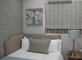 Cronin Luxury Accomodation Room 2, luxe hotel in Kimberley