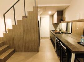 Freja's Host Too, caba&ntilde;a o casa de campo en Tangerang