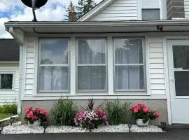 Cute Cottage near the track, broadway, SPAC, Golf