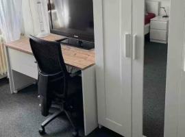 Möbliertes Zimmer Brühlstraße 55, hotel in Karlsruhe