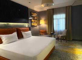Crown Town Hotel, hotel a Gedda