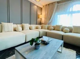 SUPERHOST Apartments - Near GPO & Mall Road