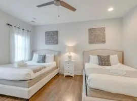 Hilltop Charmer Super Close To Downtown Three Bedroom