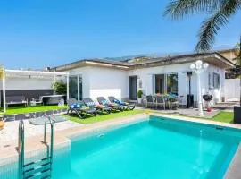 Holiday Home PISCINA PRIVADA CLIMATIZADA