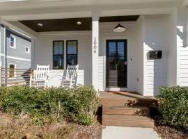 Downtown Luxury Home Great for Big Groups