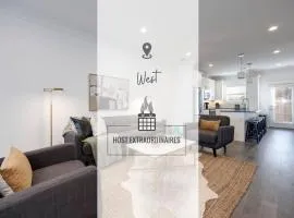 Beautiful Townhomes 2 Units With Outdoor Patios