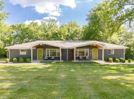 Bright Bungalow Country Dream Retreat, hotel in Franklin