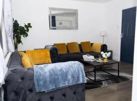 3 Bedrooms homely House sleeps seven comfortably with three double beds and one single bed Free parking on private drive for upto 3 cars vans For business travellers contractors and holiday goers Near all major transport links