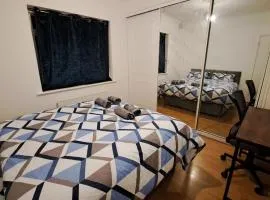 Guest house in Dagenham East by Fenia