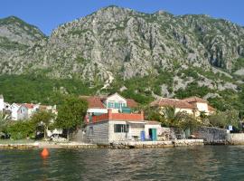 Apartments Subotic, hotel din apropiere 
 de Mozaicele Romane, Risan