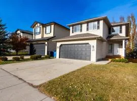 Valleyhut - Private 2 Bedrooms 1 Bathroom Walkout Basement Apartment