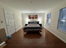 Comfortable, Convenient Room near DC, hotel di Hillcrest Heights