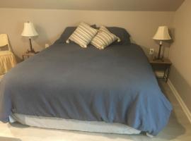 cozy, quiet, rural hideaway close to everything2, hôtel à Jacksonville