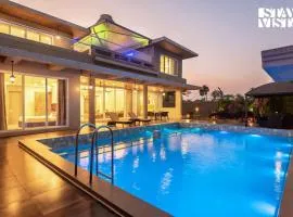 StayVista at Blush Belle - Pool and Wifi
